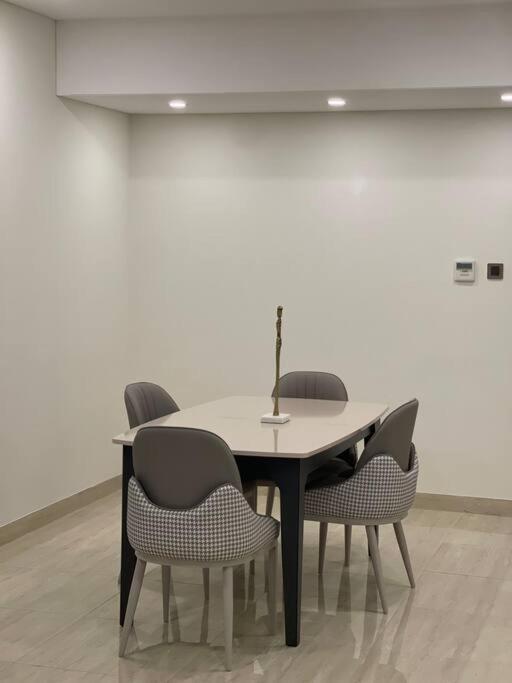 Modern 1bhk Getaway Near Pdo Appartement